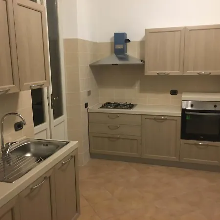 比萨火车站假日住宿加早餐旅馆 * 比萨